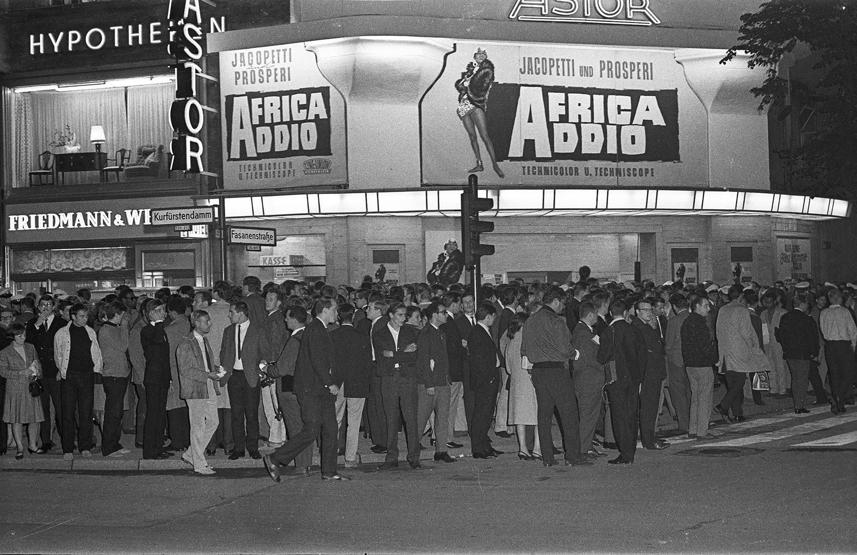 2. August 1966 – West-Berlin: Protestaktion afrikanischer Studierender. Foto: Jürgen Henschel, Quelle: FHXB Friedrichshain-Kreuzberg Museum